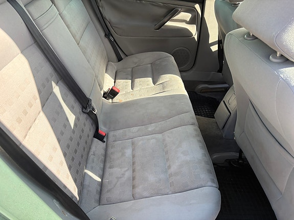 Volkswagen Passat 6 of 8