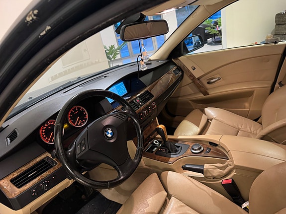 BMW 523i 5 of 7