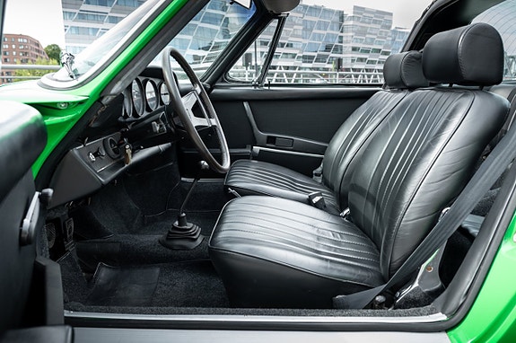 Porsche 911 Targa 24 of 30