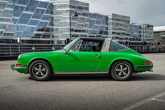 Porsche 911 Targa 18 of 30