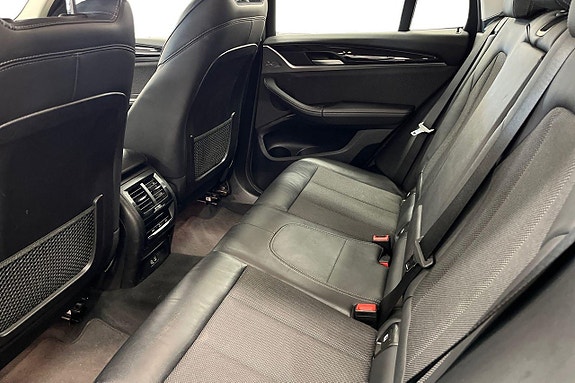 BMW X3 21 of 30