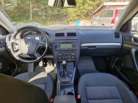 Skoda Octavia 12 of 17