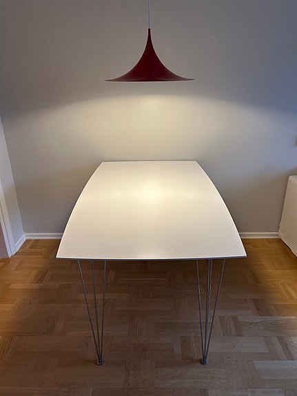 Fint matbord från Mio