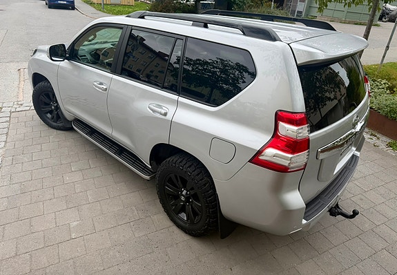 Toyota Land Cruiser 11 of 15