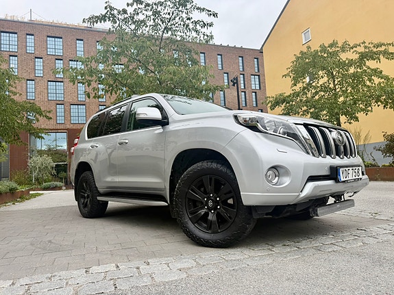Toyota Land Cruiser 3 of 15