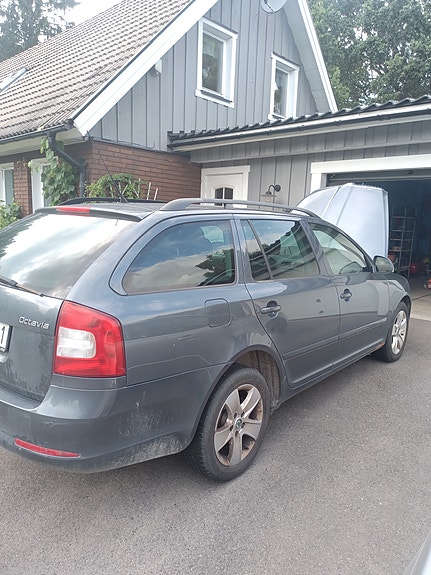 Skoda Octavia 3 of 5