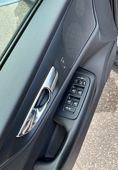 Volvo V60 Cross Country 12 of 17