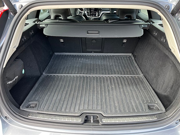 Volvo V60 Cross Country 17 of 17