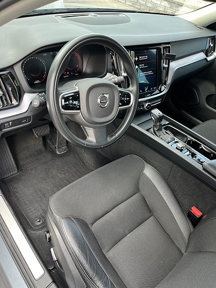 Volvo V60 Cross Country 14 of 17
