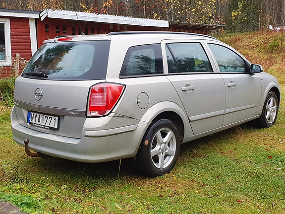 Opel Astra 2 of 9