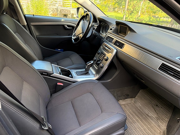 Volvo XC70 6 of 10