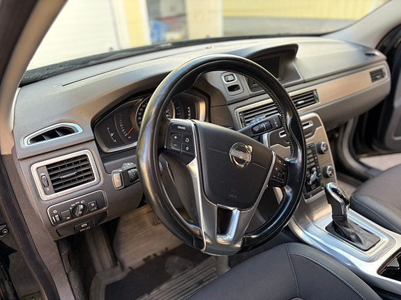Volvo XC70 8 of 10