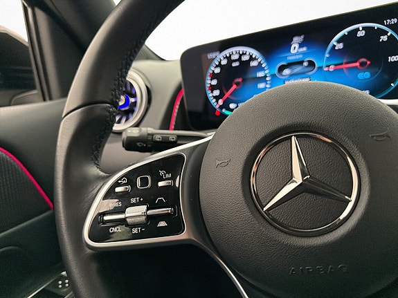 Mercedes-Benz EQB250+ 16 of 30