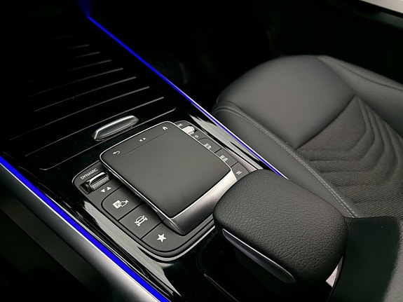 Mercedes-Benz EQB250+ 23 of 30
