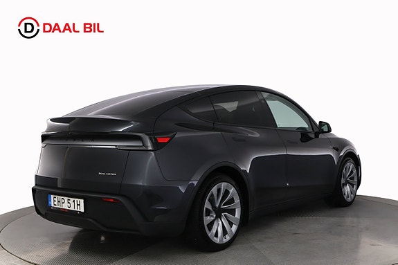 Tesla Model Y 6 of 27