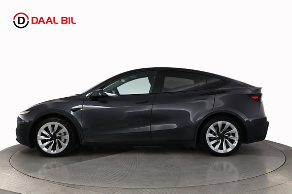Tesla Model Y 9 of 27