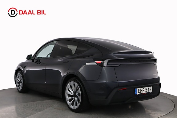 Tesla Model Y 8 of 27