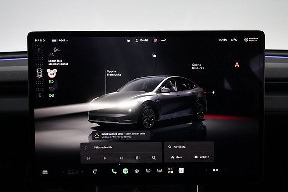 Tesla Model Y 17 of 27