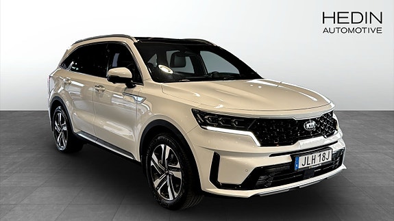 Kia Sorento 2 of 11