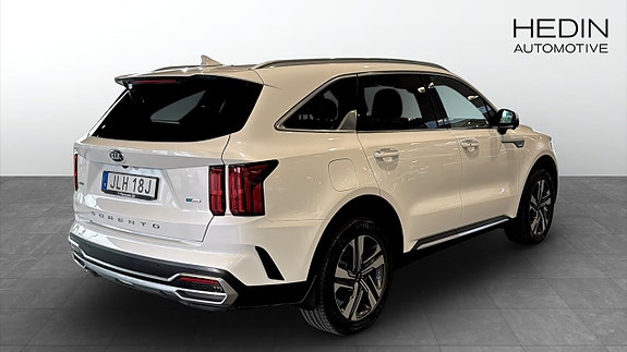 Kia Sorento 3 of 11