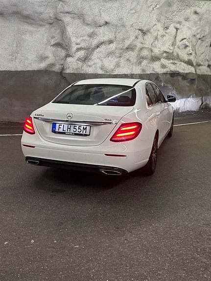 Mercedes-Benz E 220 d 3 of 6