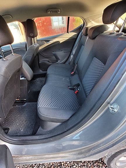 Opel Astra 6 of 8