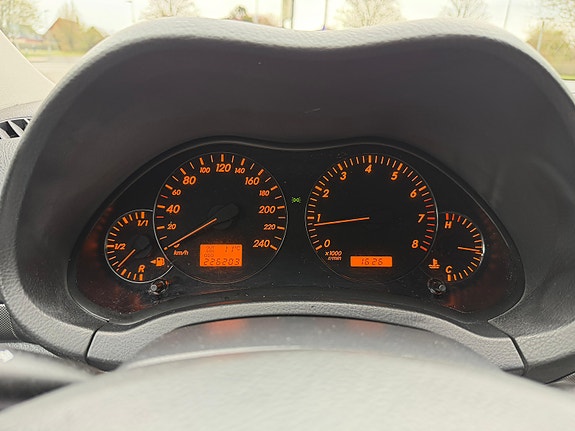 Toyota Avensis 10 of 10