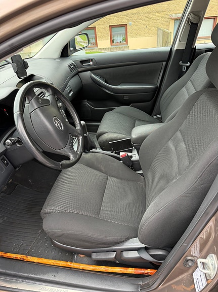 Toyota Avensis 9 of 10