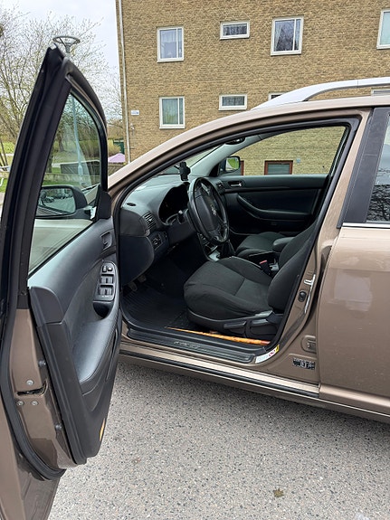 Toyota Avensis 8 of 10