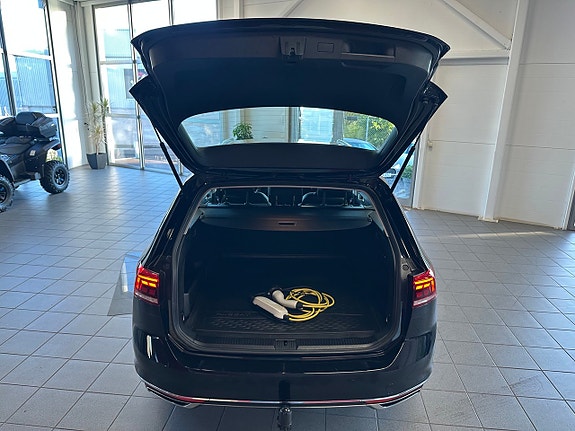 Volkswagen Passat 7 of 17
