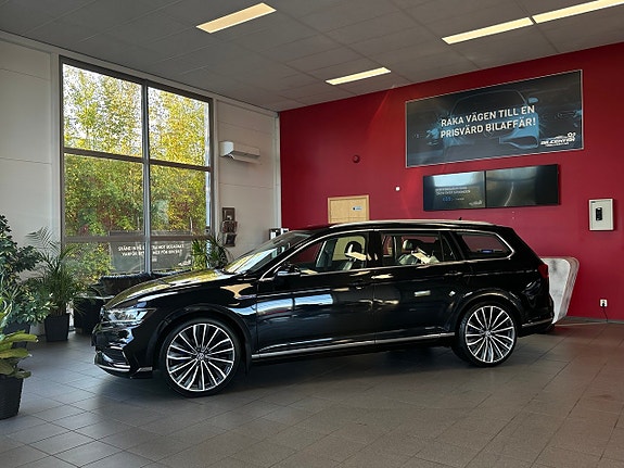 Volkswagen Passat 4 of 17