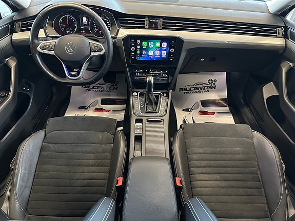Volkswagen Passat 12 of 17