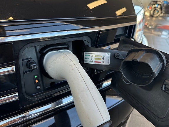 Volkswagen Passat 9 of 17