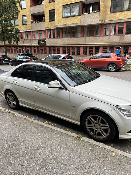 Mercedes-Benz C180 3 of 6