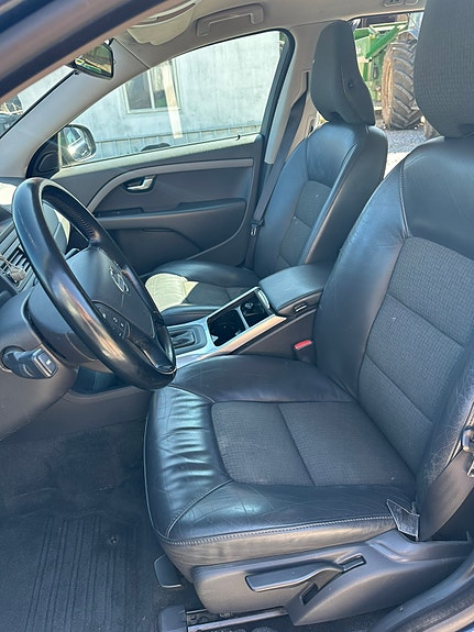 Volvo V70 16 of 17