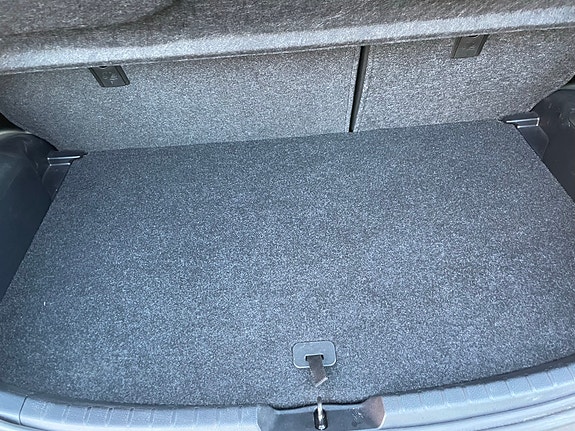 Toyota Yaris 5 of 6