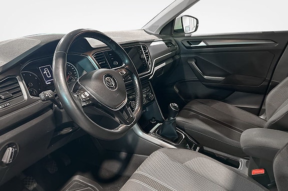 Volkswagen T-Roc 6 of 12
