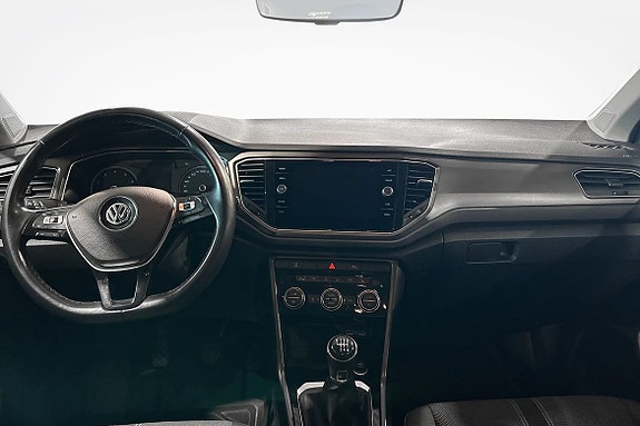 Volkswagen T-Roc 8 of 12