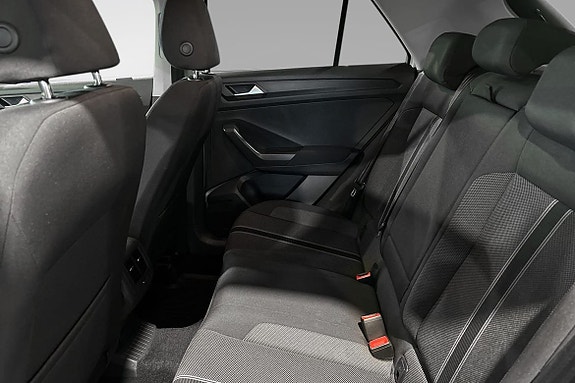 Volkswagen T-Roc 7 of 12