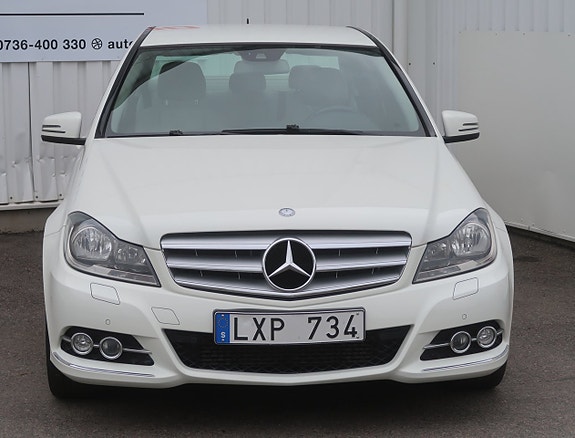 Mercedes-Benz C180 2 of 26