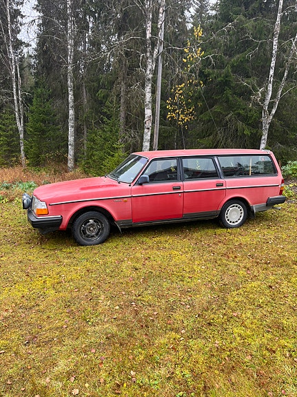 Volvo 240 2 of 4