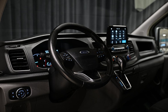 Ford Transit Custom 13 of 27