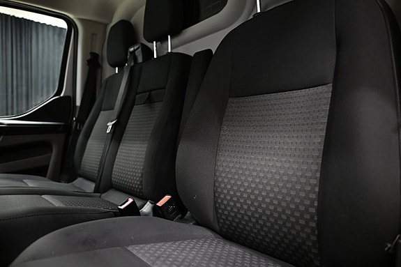 Ford Transit Custom 19 of 27
