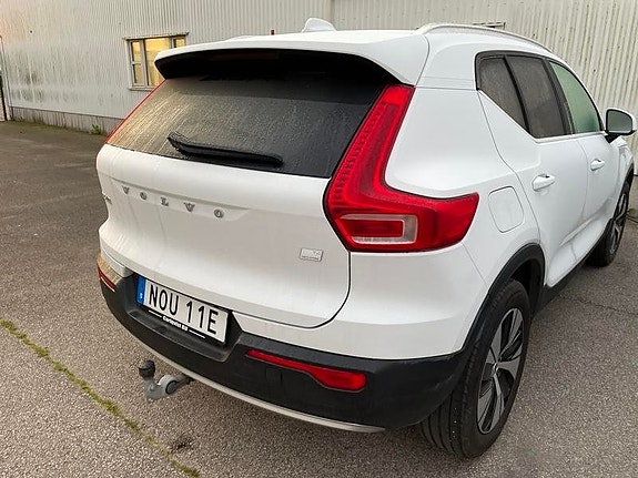 Volvo XC40 3 of 5
