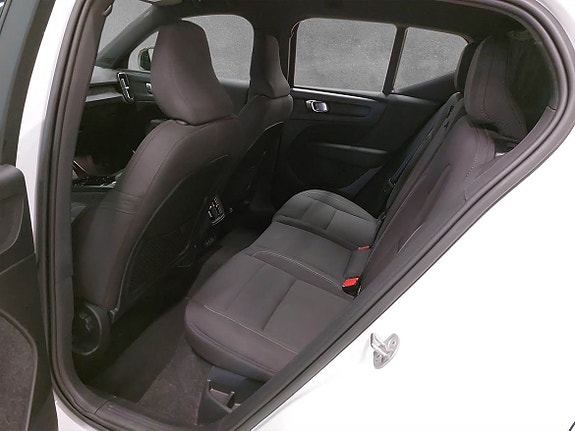 Volvo XC40 6 of 7
