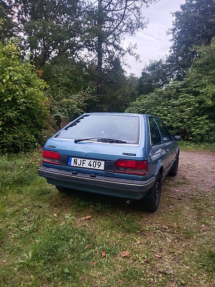 Mazda 323 2 of 11