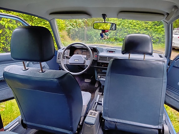 Mazda 323 9 of 11