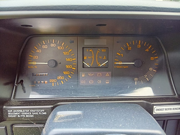 Mazda 323 11 of 11