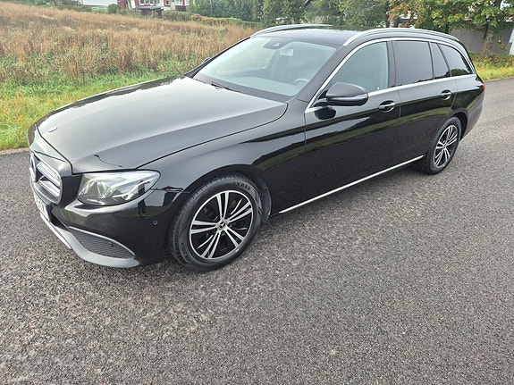 Mercedes-Benz E220 9 of 11