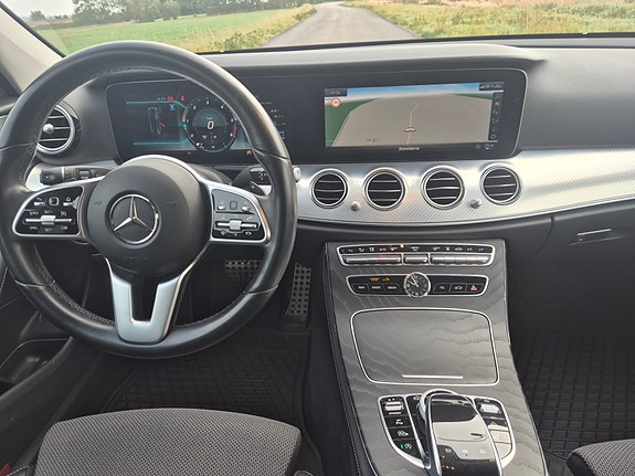 Mercedes-Benz E220 7 of 11